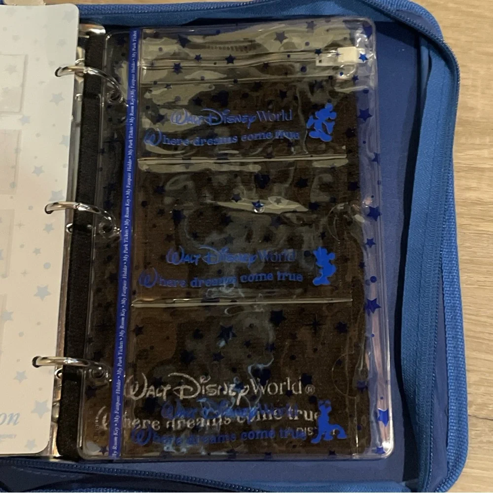 Disney Dreams Souvenir Autograph Photo Pin Collectors Binder New W/photo Cube